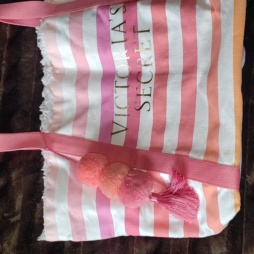 Victorias Secret Beach Weekender Tote with Pom Pom - Picture 2 of 16